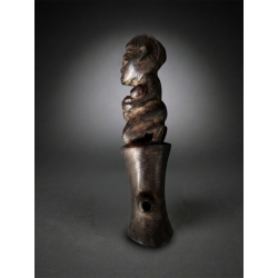 Rare pipe à eau aristocratique Luba, femme et enfant · Shyu Gallery